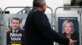 Macron y Le Pen empatados en la primera vuelta de las elecciones, según el primer sondeo a pie de urna