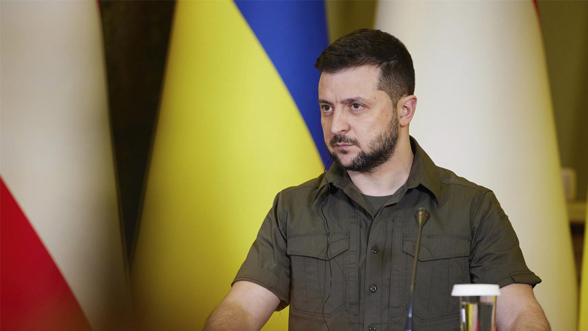 Zelenski pide a la UE que deje de patrocinar la maquinaria militar de Rusia