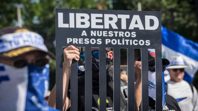 Activistas venezolanos exigen justicia y libertad para los "presos políticos" del Gobierno de Maduro