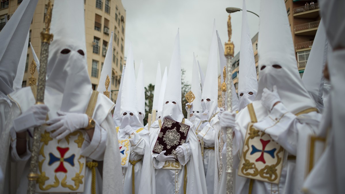 Procesiones Semana Santa: qué significa cada color, diferencias entre hermandad y cofradía...