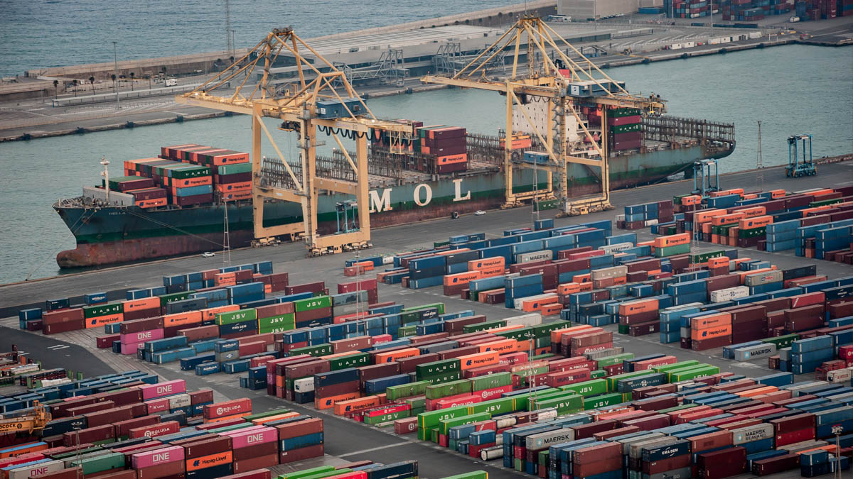 El déficit comercial se dispara a 10.775 millones hasta febrero, pese al récord de exportaciones