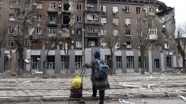 "Fue interrumpido cínicamente": Rusia acusa a Ucrania de no haber utilizado el corredor humanitario en Mariúpol