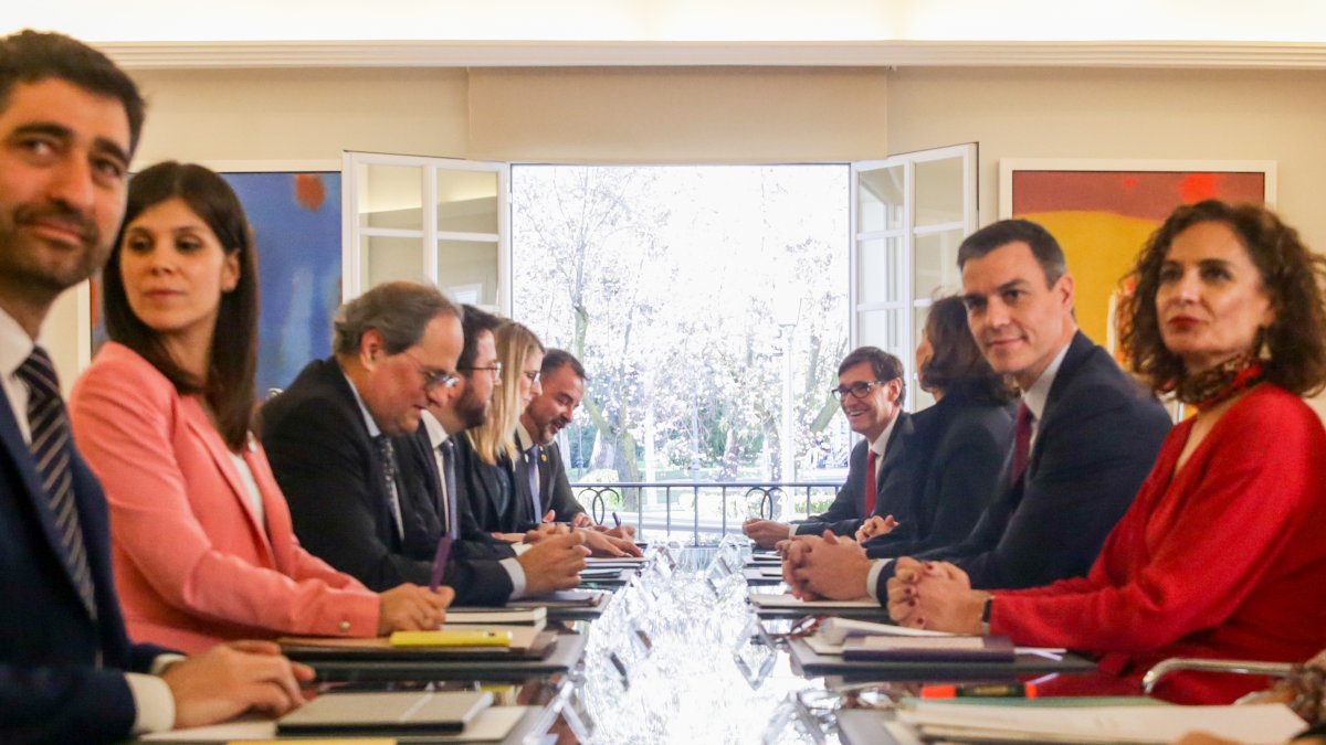 Sánchez ofrece a los independentistas reunir la mesa de diálogo «cuanto antes»