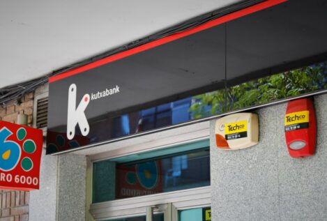 El Supremo anula las comisiones de Kutxabank por ingresos en efectivo por terceros