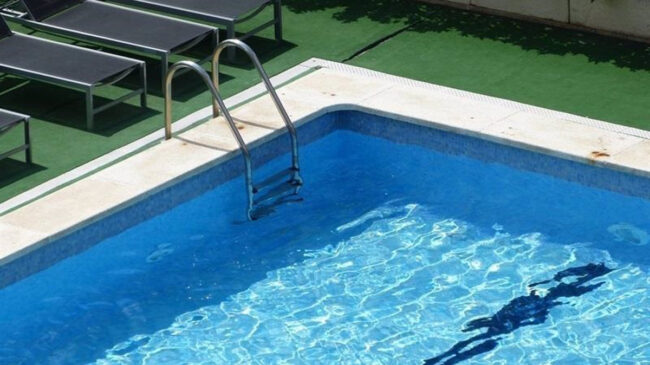 Muere un niño de cuatro años tras ahogarse en una piscina en Guaro (Málaga)