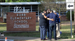 El tirador de la escuela de Texas se atrincheró con sus víctimas antes de ejecutarlas