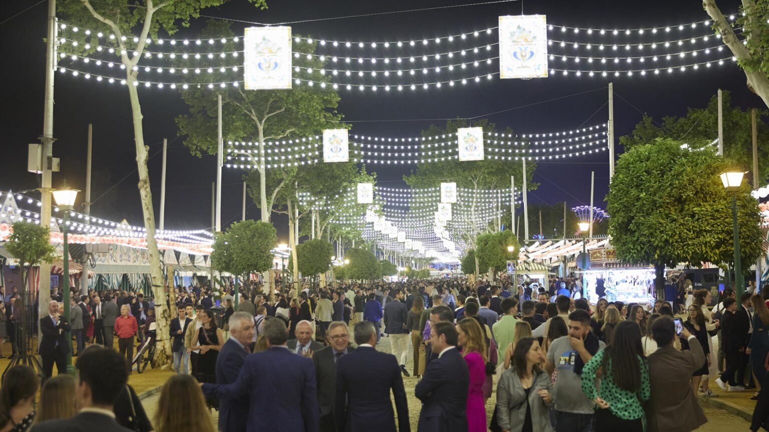La Feria de Abril de Sevilla arranca con 204 asistencias sanitarias, 45 alcoholemias al volante y 80 toneladas de basura