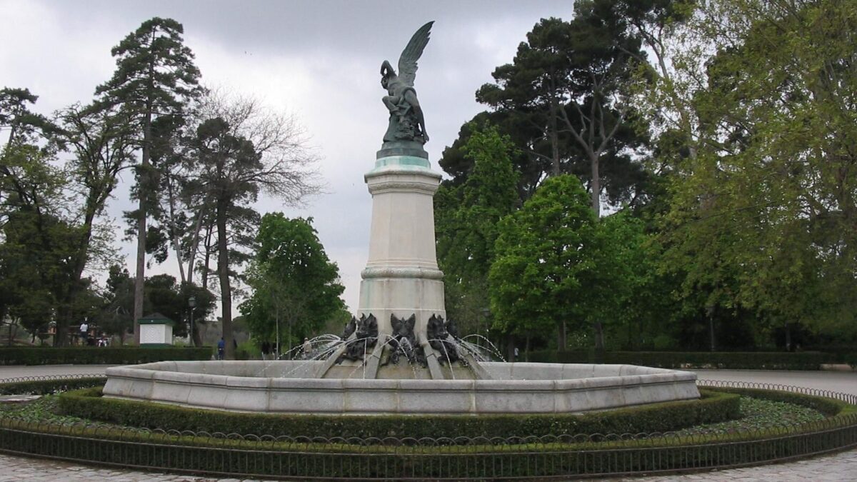 Los Rolling Stones visitan el Ángel Caído del Retiro: «Sympathy for the Devil in Madrid»