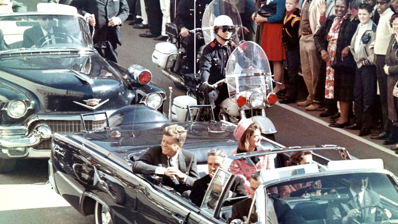 Oliver Stone reincide en su cruzada por revelar las incongruencias del ‘caso JFK’