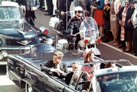 Oliver Stone reincide en su cruzada por revelar las incongruencias del 'caso JFK'