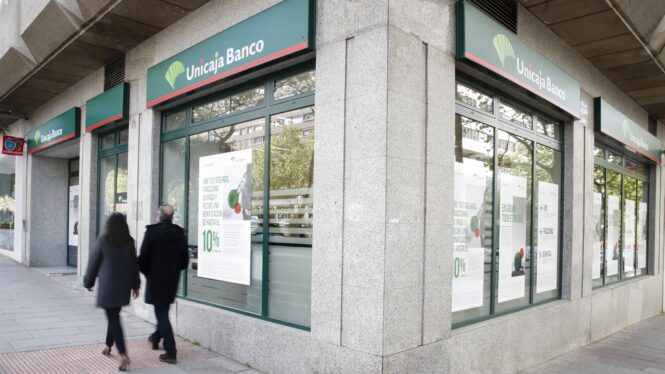 Unicaja ingresa 122 millones de euros por la venta del 10% de Caser a la suiza Helvetia