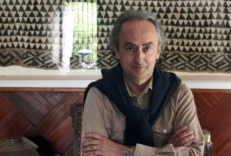 José Carlos Llop reúne su poesía completa de los últimos 20 años en 'Mediterráneos'