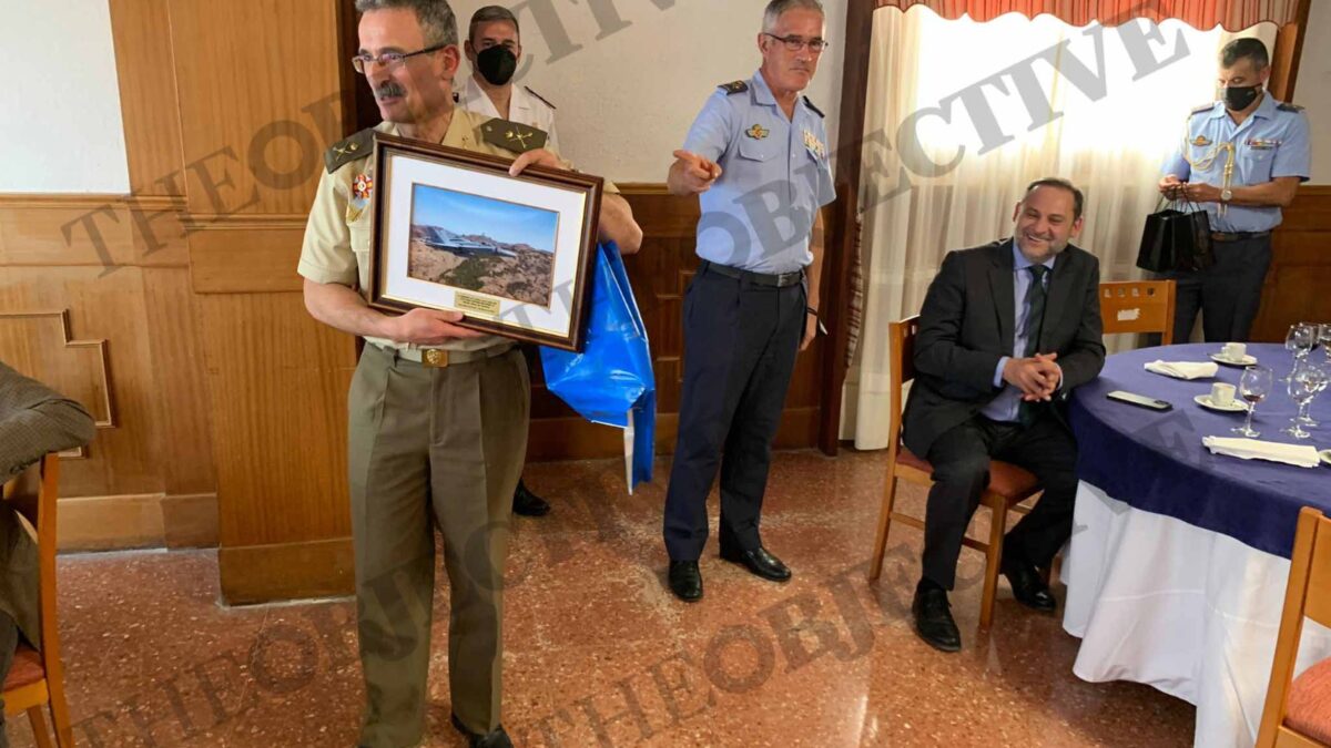 José Luis Ábalos se recicla en un curso de cuatro meses del Ministerio de Defensa