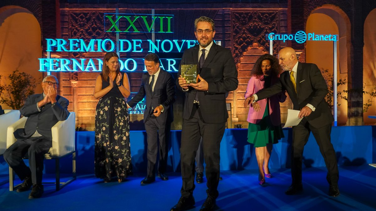 El exministro y escritor Máxim Huerta gana el XXVII Premio Fernando Lara con ‘Adiós, pequeño’