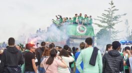 El Racing celebra su ascenso a Segunda con una marea verdiblanca en Santander