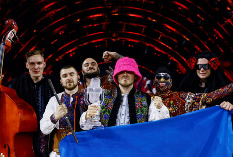 Los vencedores ucranianos de Eurovisión venden el trofeo para comprar drones
