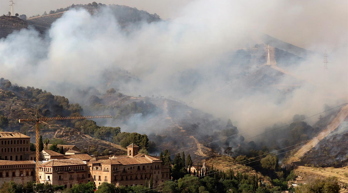 Detenidos dos excursionistas como presuntos causantes del incendio en Cerro de San Miguel (Granada)