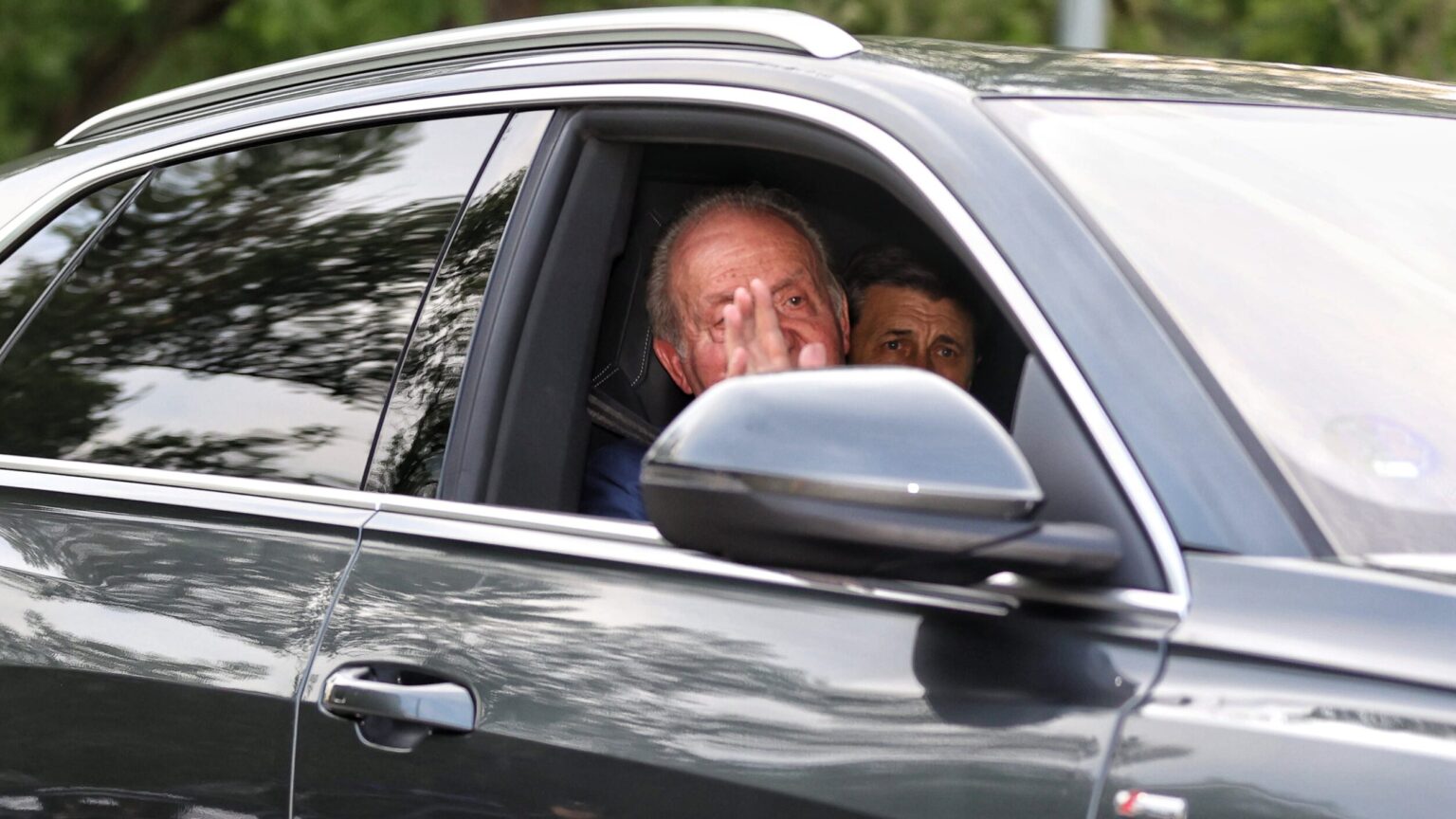 Juan Carlos I abre la puerta a volver a residir en España tras pasar 11 horas en la Zarzuela