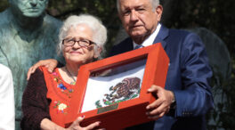 López Obrador inhuma los restos del líder del Partido Comunista Mexicano