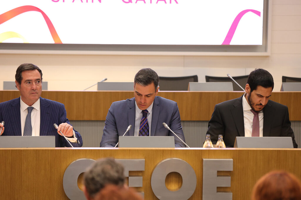 Pedro Sánchez, durante una de sus últimas visitas a la sede de la CEOE en el acto inaugural del foro empresarial España-Catar, en mayo de 2022.