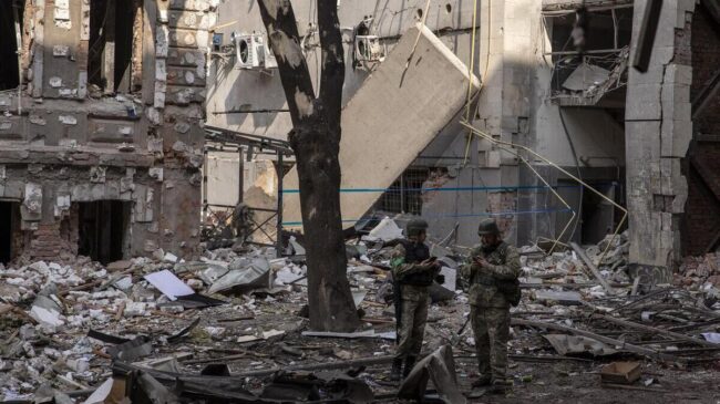 Al menos diez muertos tras un ataque de las fuerzas rusas sobre una fábrica en Donetsk