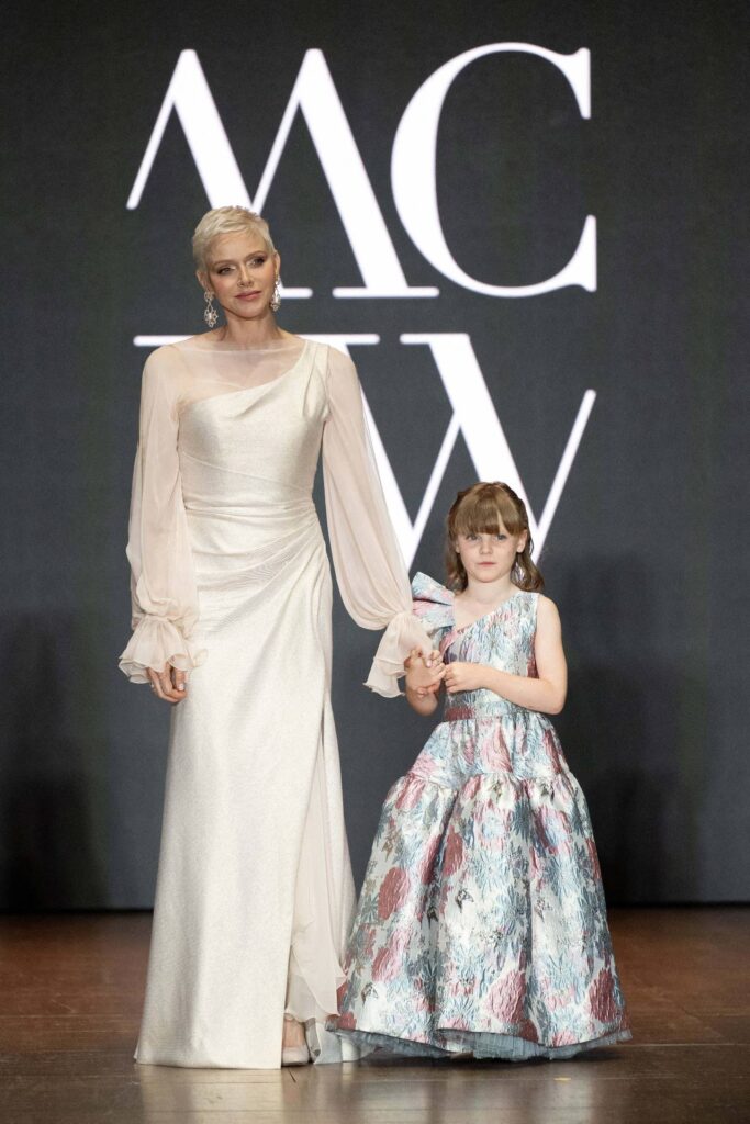 Charlene con su hija en los Monte Carlo Fashion Awards. Gtres