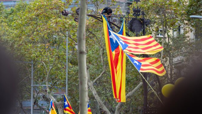 Un 72% de catalanes cree que la independencia no debe ser una prioridad del Govern, según un sondeo