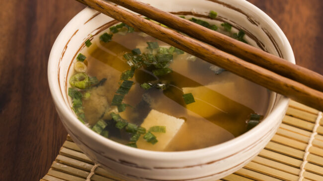 Dieta japonesa: cómo adelgazar con la sopa de miso y perder peso al estilo nipón