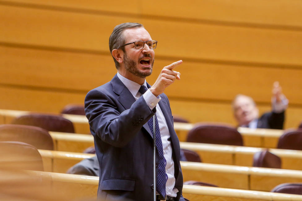 El PP presiona al Gobierno en el Senado con preguntas sobre Andalucía a tres semanas de las elecciones