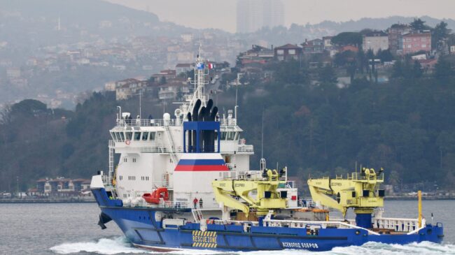 Ucrania asegura haber alcanzado otro barco ruso en el mar Negro