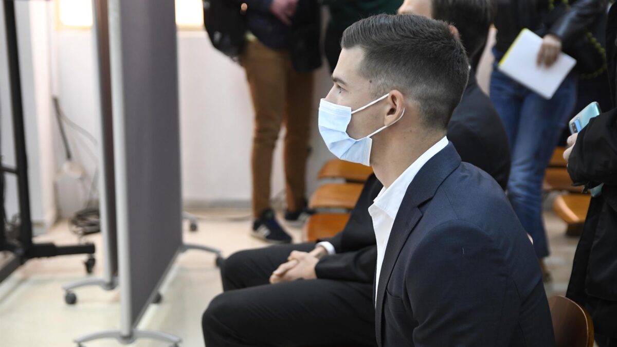El futbolista del Celta, Santi Mina, condenado a cuatro años de cárcel por abuso sexual