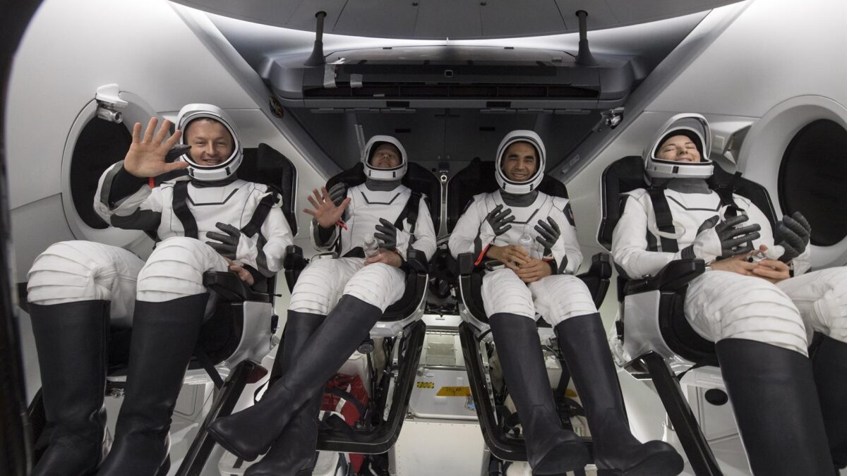 (VÍDEO) Un regreso digno de ciencia ficción: así han vuelto a la Tierra los tripulantes de la misión Crew-3
