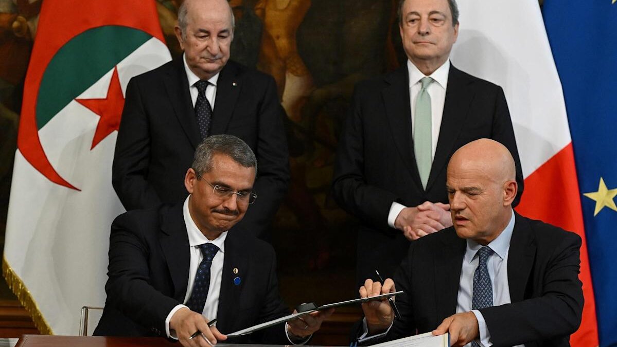 Italia y Argelia firman un acuerdo de cooperación energética: sus principales empresas de gas se alían