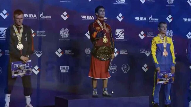(VÍDEO) El himno "franquista" se cuela en la entrega de premios del Europeo de boxeo en Armenia