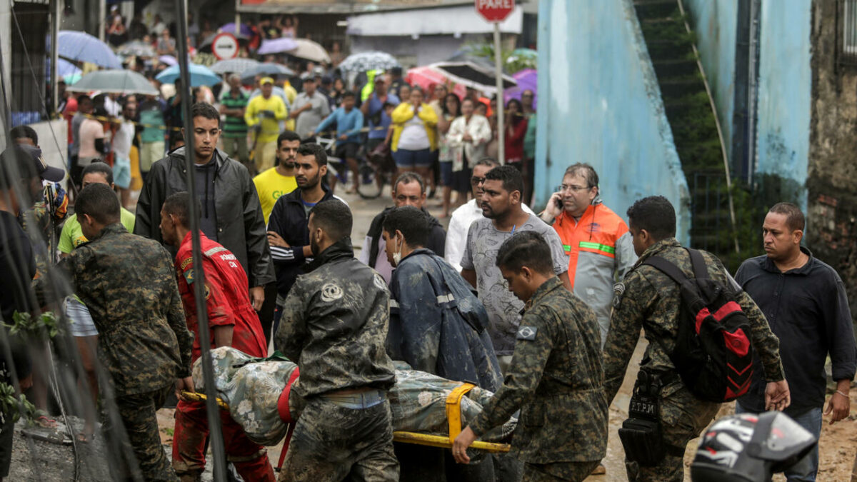 (VÍDEO) El agua engulle todo a su paso: las fuertes lluvias en Brasil dejan cerca de un centenar de muertos