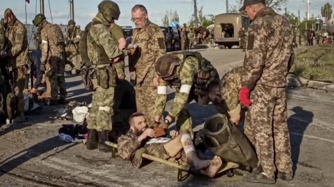 Incertidumbre con los evacuados en la acería de Azovstal ante las informaciones cruzadas entre Ucrania y Rusia