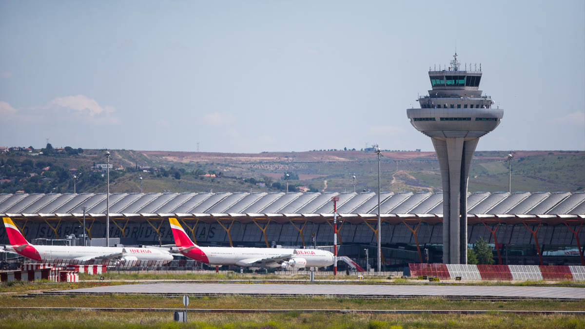 Las autoridades europeas eliminan la recomendación del uso obligatorio de mascarillas en aviones