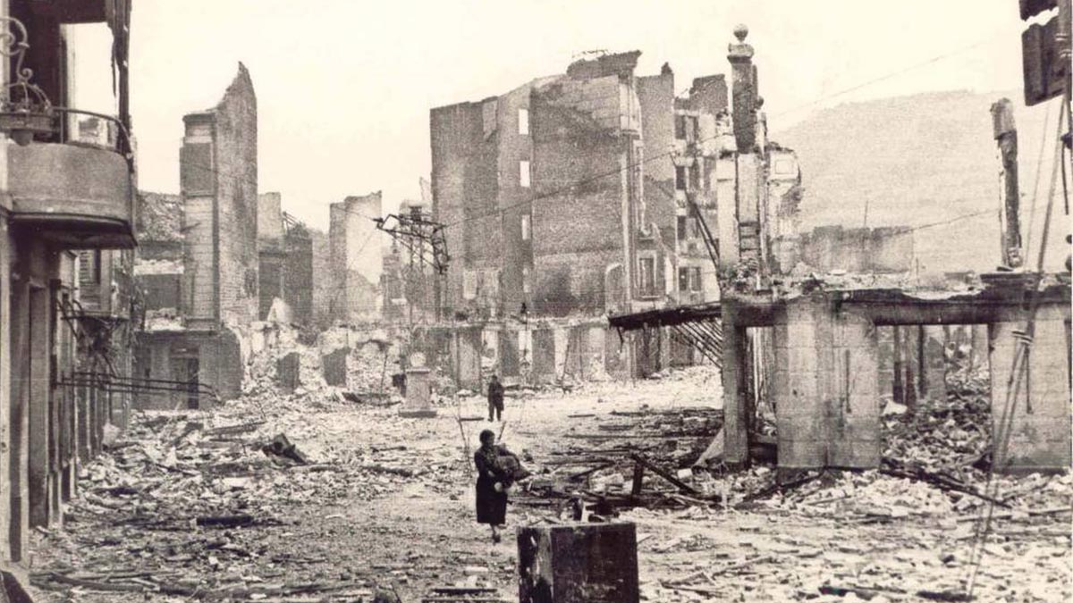 El Senado, con el rechazo del PP, reconoce la responsabilidad de la dictadura franquista en el bombardeo de Guernica