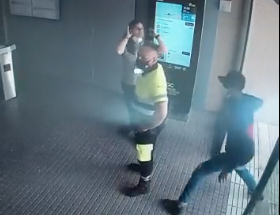 Detenido por presuntamente apuñalar al vigilante de seguridad en Igualada (Barcelona)