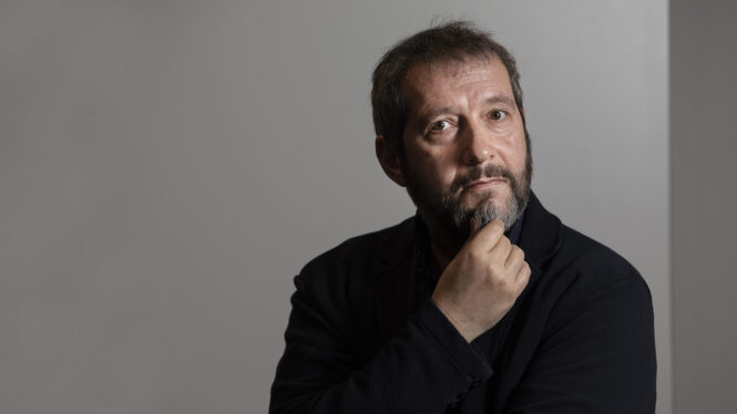 Asesinos jóvenes y extrañas constelaciones familiares en lo último de Carles Porta