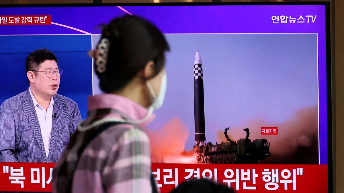 Corea del Norte dispara tres misiles balísticos hacia el mar de Japón al terminar la gira de Biden