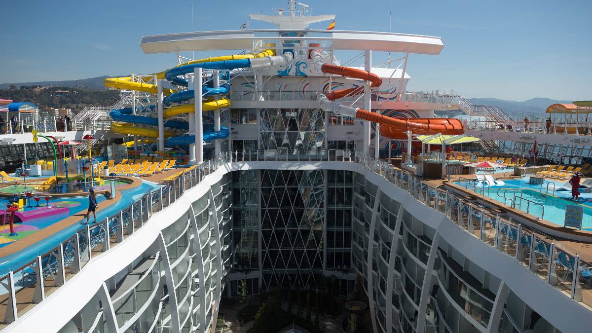 Los cruceros, libres de mascarillas a pesar de su obligatoriedad en el transporte público
