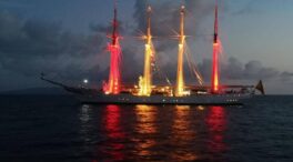 Atraca en La Habana el buque escuela de la Armada, el Juan Sebastián de Elcano