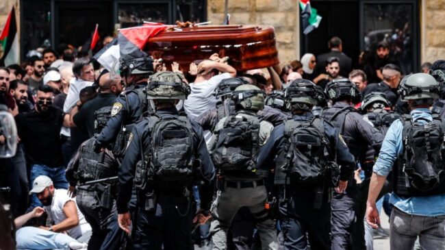 Biden pide que se investiguen las cargas de la Policía israelí en el funeral de la periodista palestina asesinada