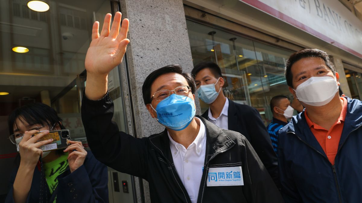 Borrell critica la elección del nuevo líder de Hong Kong: « Viola los principios democráticos»