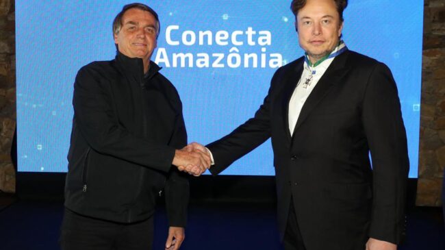 Elon Musk anuncia un plan para ampliar internet en la Amazonía con el aval de Bolsonaro
