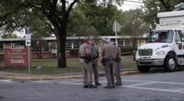 La Policía admite que fue un error no entrar antes al aula del tiroteo en Texas