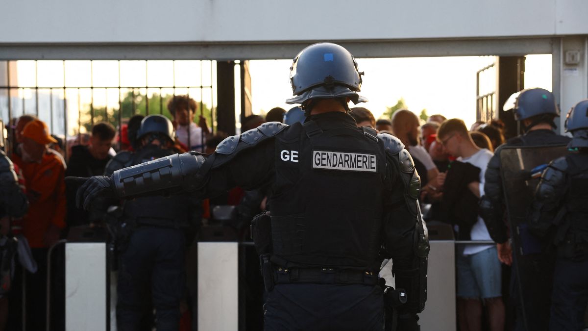 Detenidas 68 personas tras los incidentes que hicieron retrasar la final de la Champions