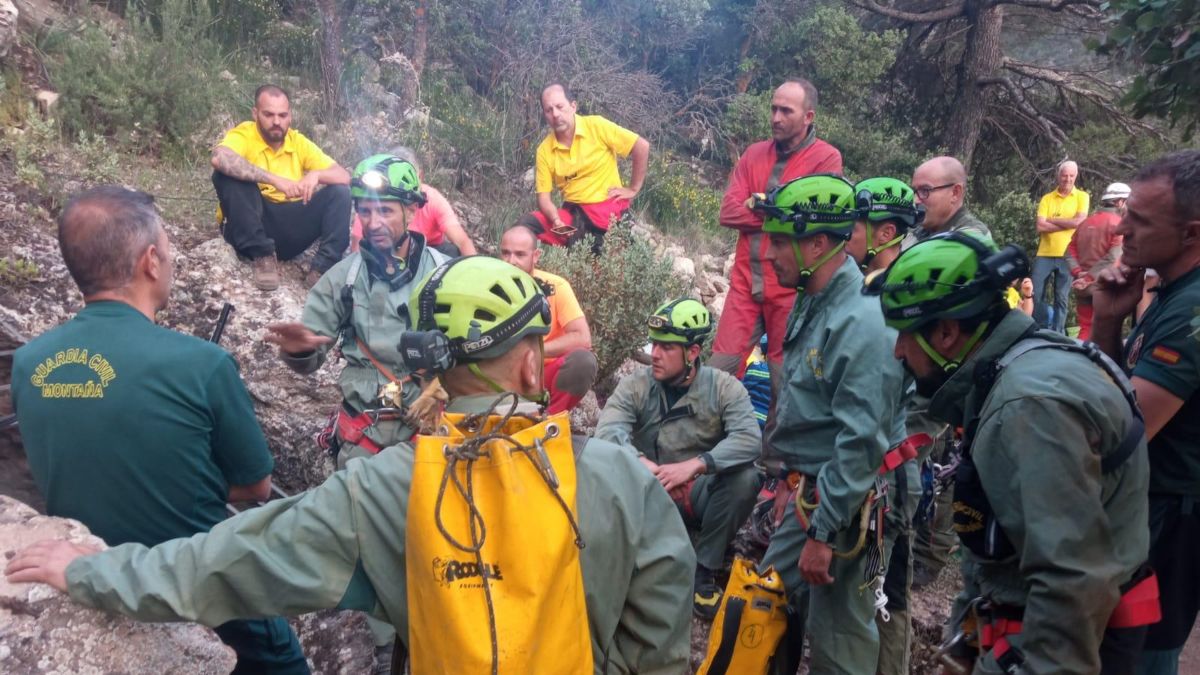 Rescatada una espeleóloga atrapada en una cueva de Almería desde el sábado