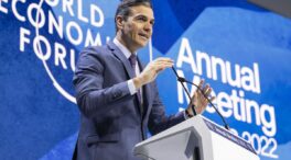 Sánchez se la pega en el Foro de Davos: la foto que no quiere que veas se hace viral